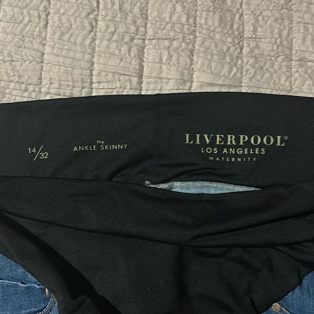Maternity skinny jeans